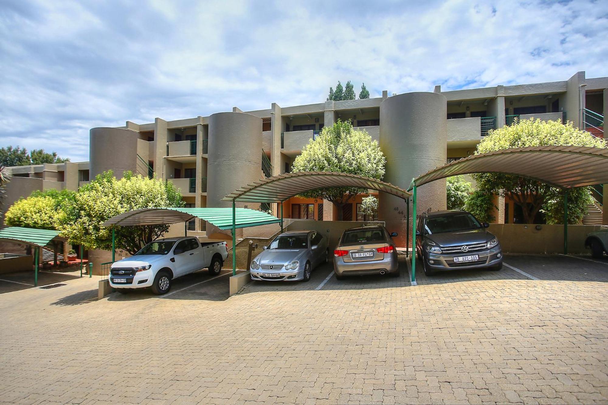 Antibes 18 West Road South Sandton ヨハネスブルグ エクステリア 写真