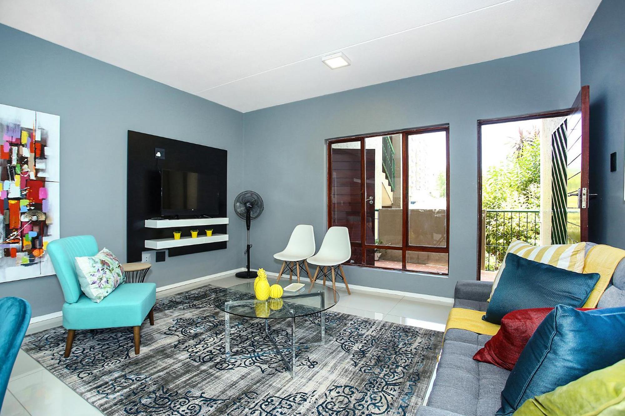 Antibes 18 West Road South Sandton ヨハネスブルグ エクステリア 写真